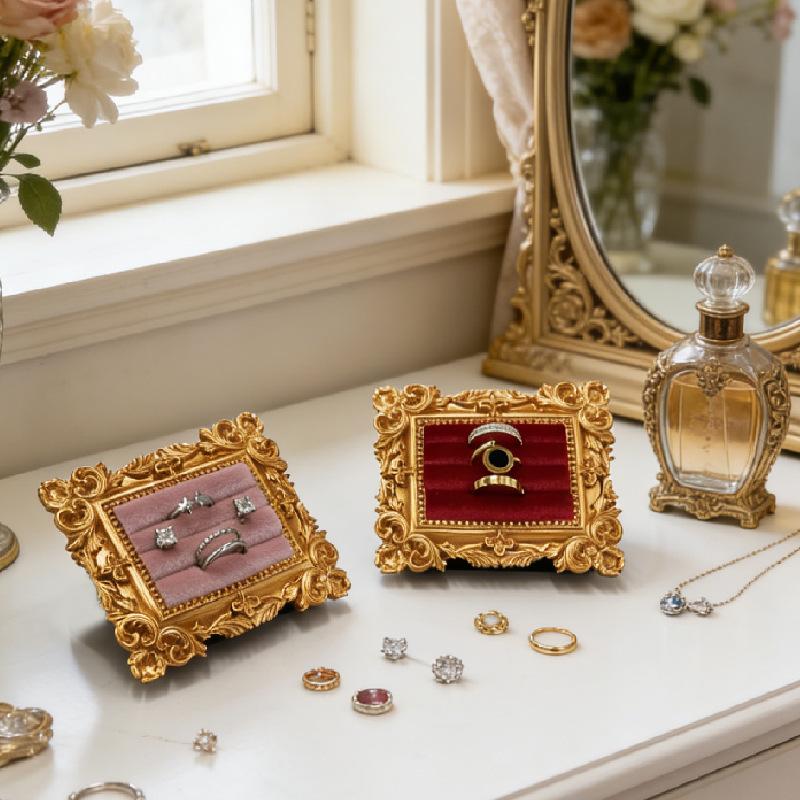Vintage Picture Frame Ring Dis - Resin Art Alphabet recension och pris